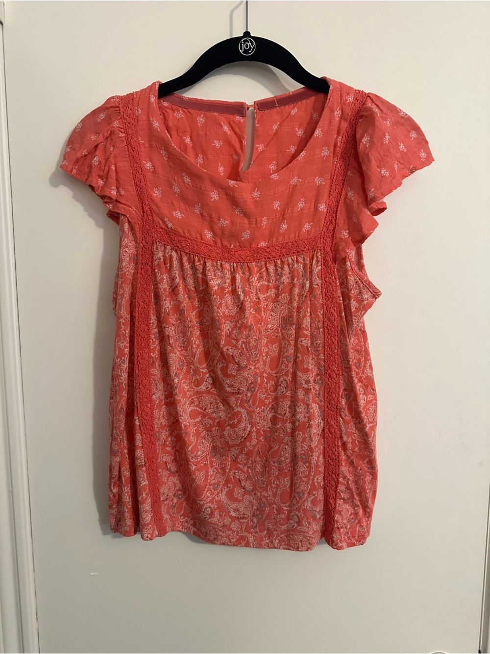 Rewind Coral Paisley Lace-Trim Flutter Sleeve Blouse